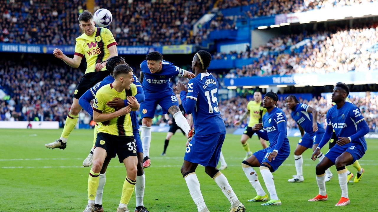 เบิร์นลีย์ พบ เชลซี วิเคราะห์เกม, ดาวรุ่ง, และสถิติสำคัญพรีเมียร์ลีก